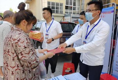 河南淮濱 便民服務(wù)流動(dòng)車(chē)打通服務(wù)“最后一公里”